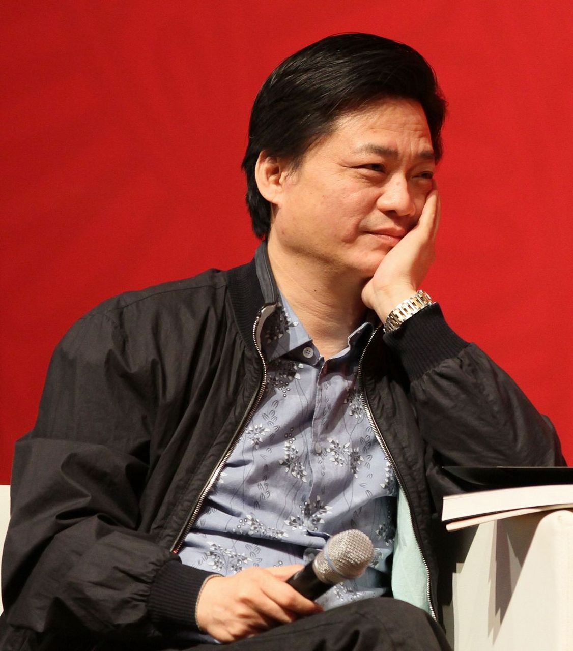 崔永元,直言不讳的电视节目主持!曾遭争议,微博受限但从未被封禁