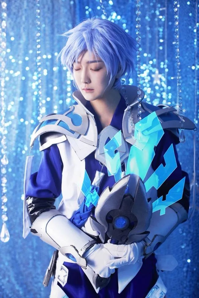 cos正美图:王者荣耀——诸葛亮,高冷傲娇的气质神还原!