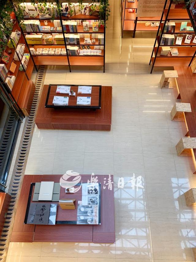 理想与现实的"化学反应" 看看化学系高材生打造的书店是怎样的