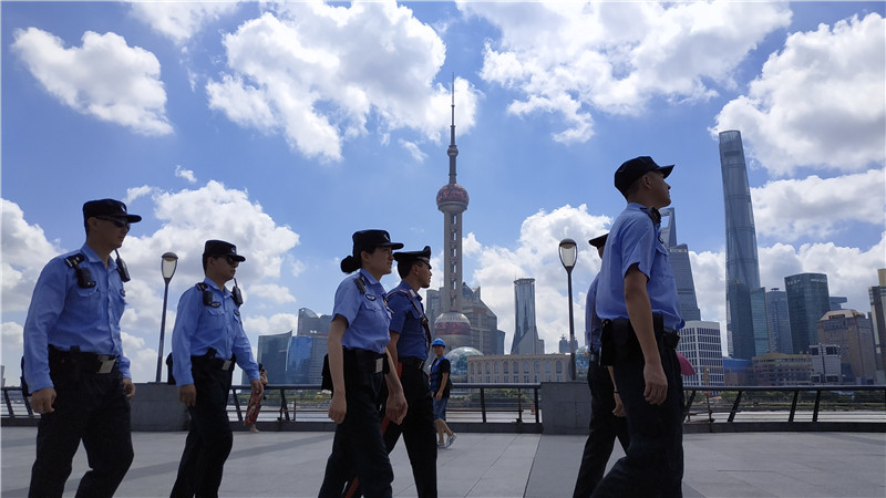 【图集】上海外滩惊现意大利警察 中意警方第二次在华联合巡逻启动