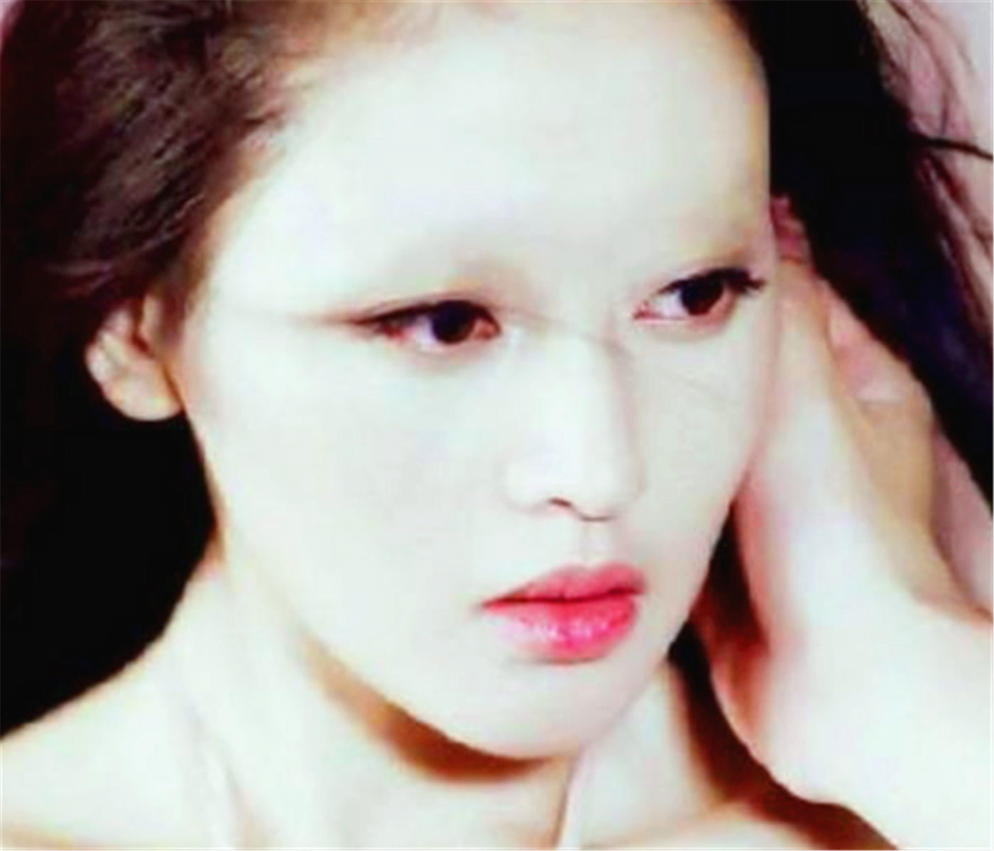 没了眉毛的女星竟是这幅模样!杨幂最吓人,关晓彤最奇怪!