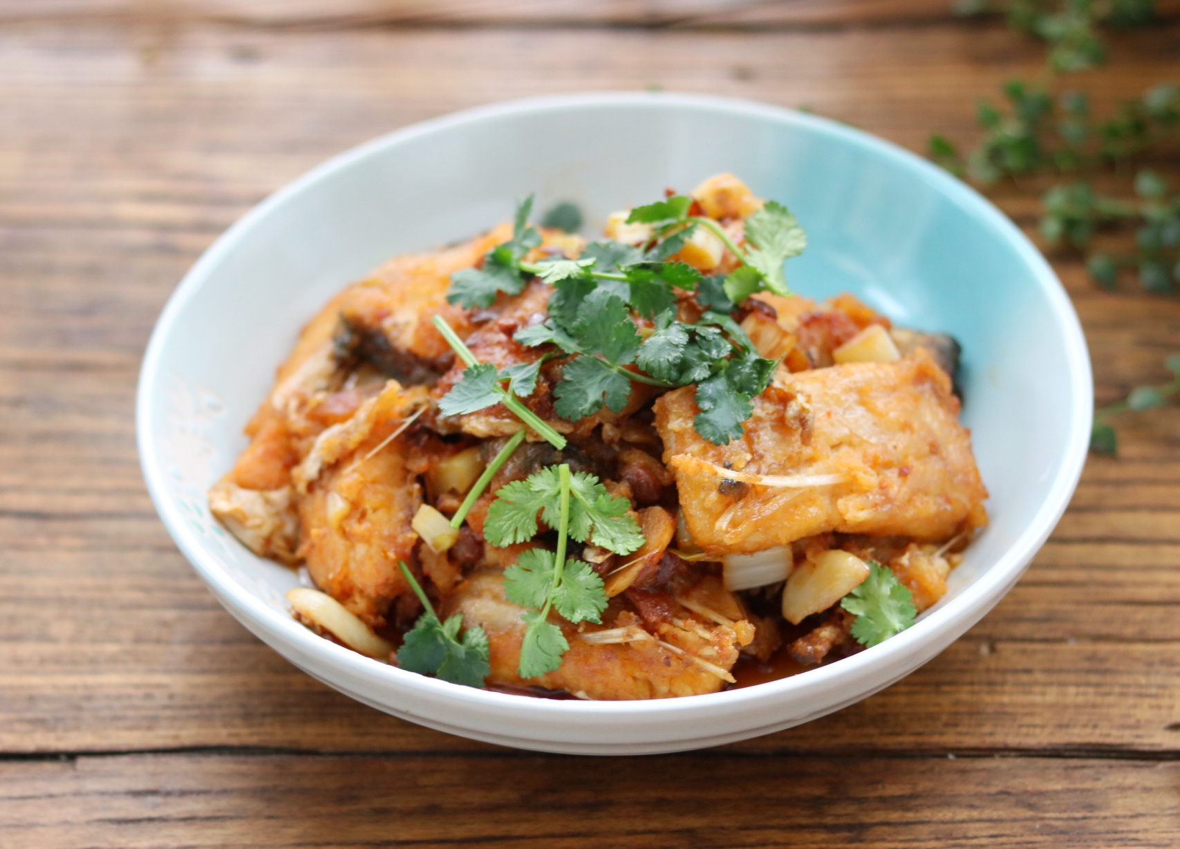 家常烧鱼块别只会放酱油了,换成它鱼块鲜嫩又香酥,酱香浓郁