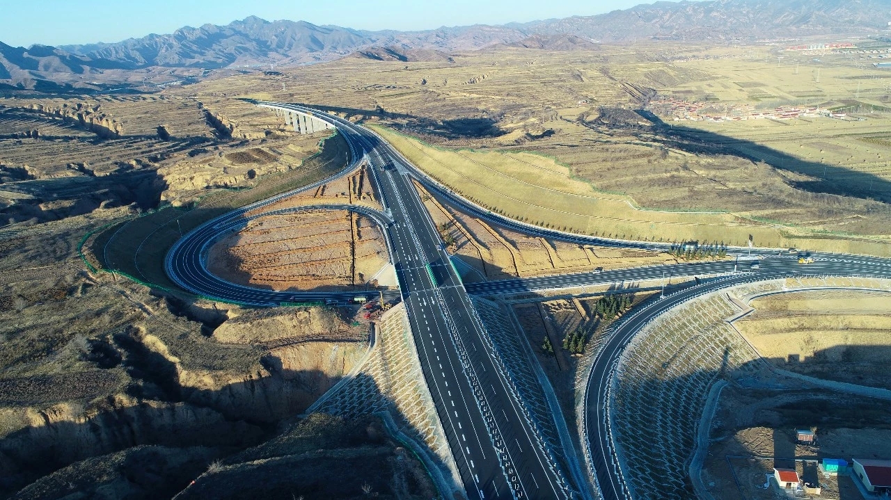 北京冬奥会主通道延崇高速河北段主线建成 部分路段通车
