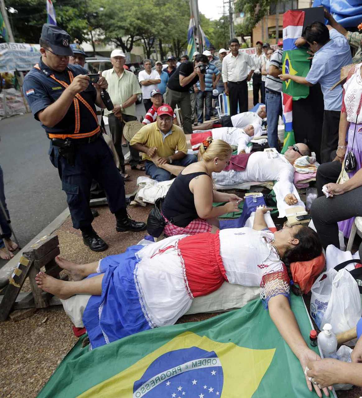 【泰国坠崖孕妇3年后站起来了】太难了,带着对婚姻的美好憧憬,怀了孕