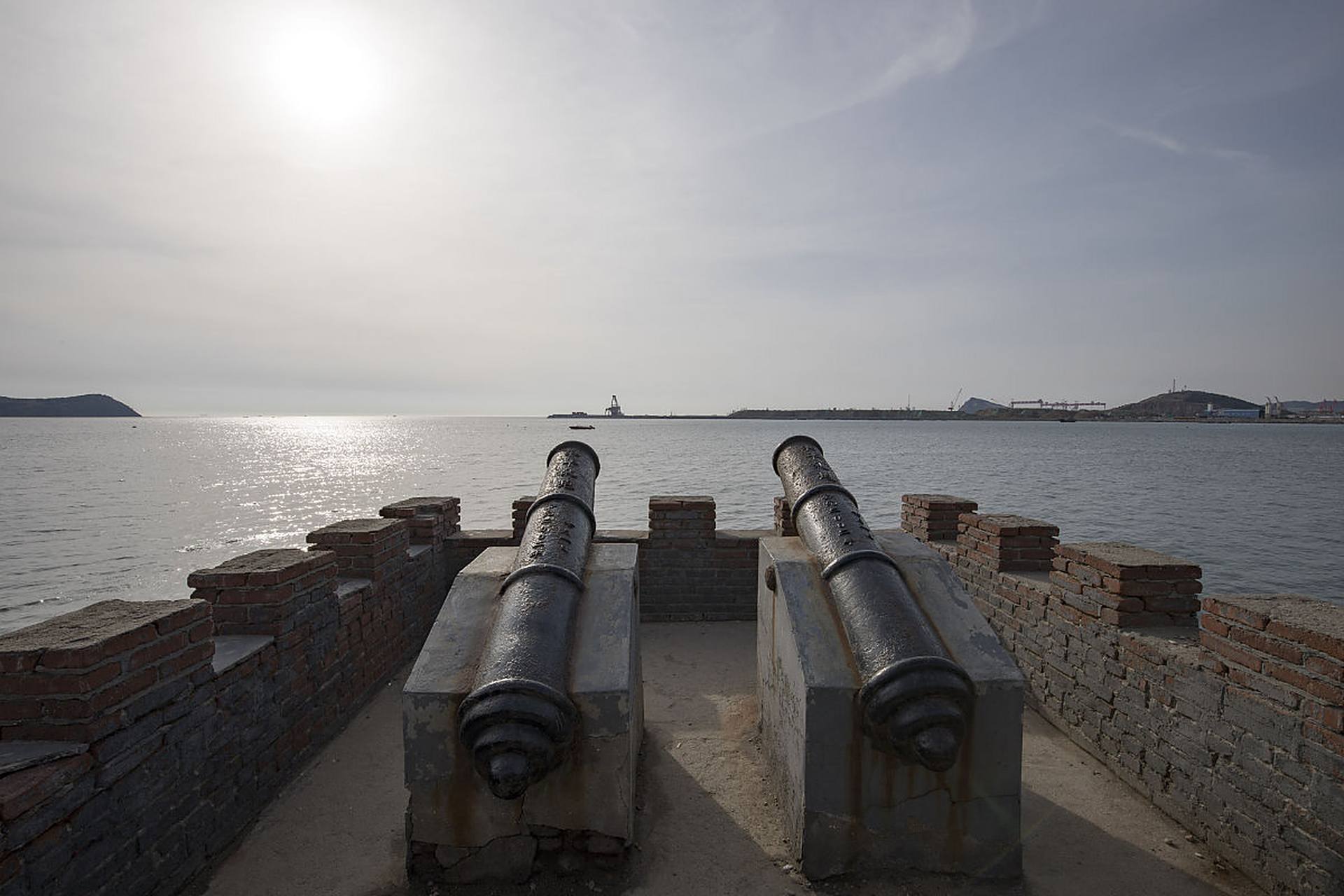 旅顺口炮台是中国近代史上的一个重要历史遗迹,位于大连市旅顺口区.