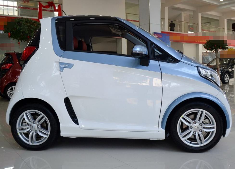 十分富有肌肉感的众泰-众泰e200,非常有视觉冲击力,吸睛利器!