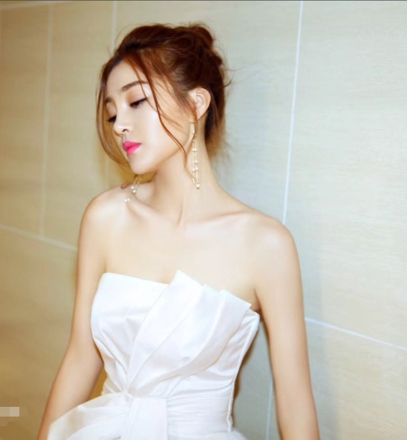 郭艳——《拼车惊情》性感泼辣的风尘女杨红雨