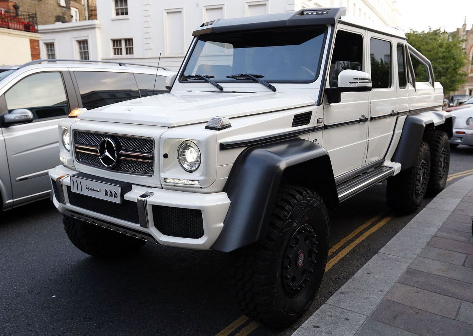 咱们来深入了解一下这款基于俄罗斯乌拉尔全地形车打造的6x6越野房车