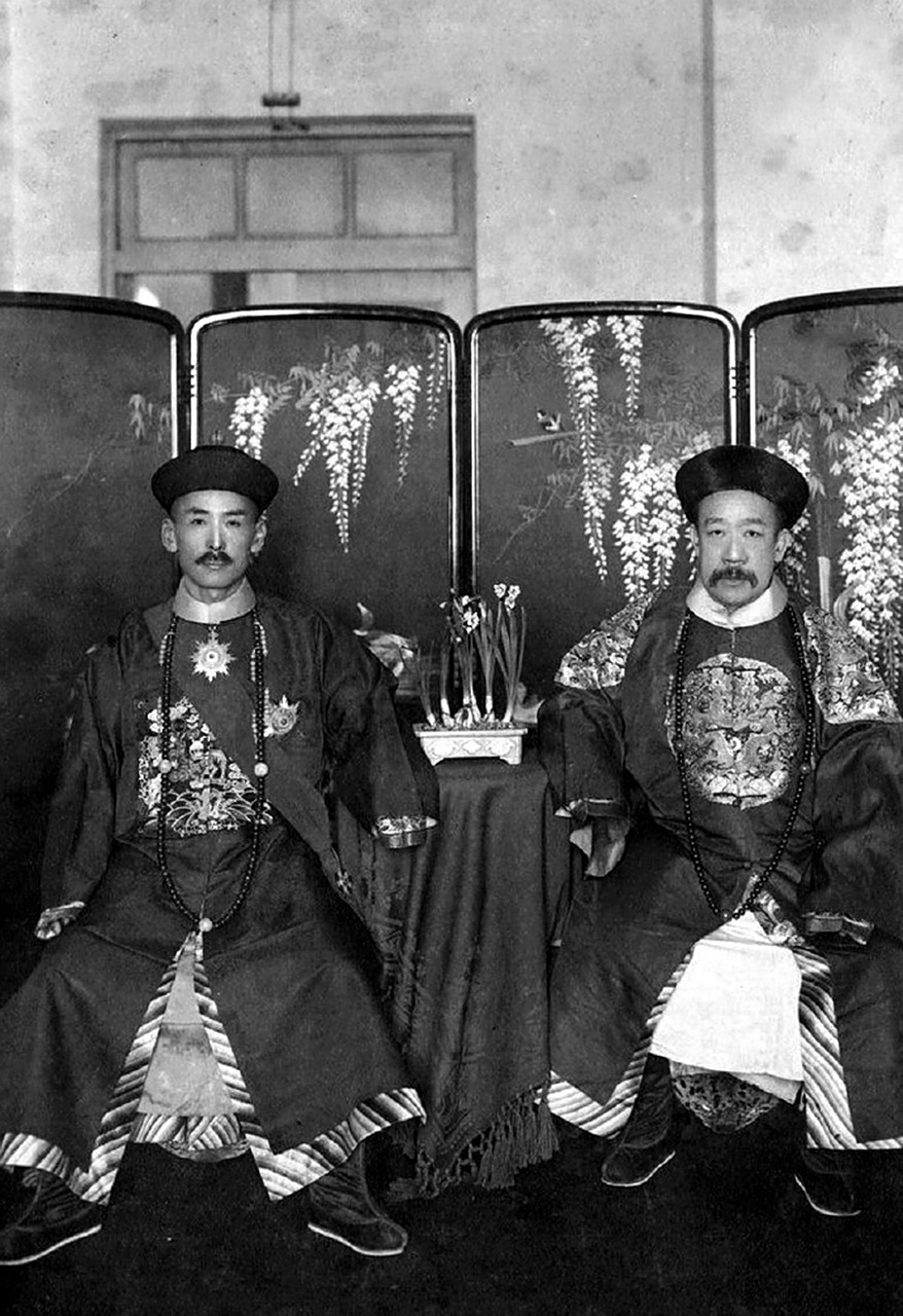 日本浪人川岛浪速(左)与肃亲王善耆(右)【1914年】