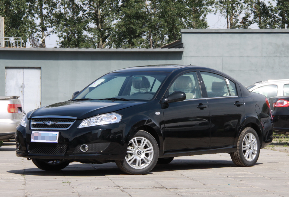 瑞麒g3车身优美流畅,时尚感与颜值并存,开出去尽显霸气