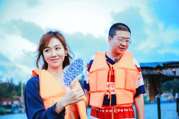 被王鸥喊"妍姐",姜妍的反应厉害了!怪不得汪涵这么喜欢她!