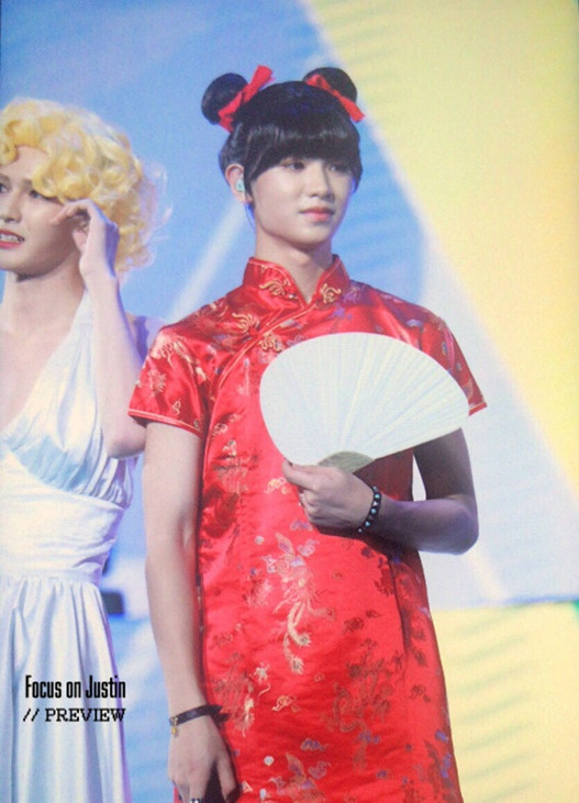 黄明昊玩转cosplay春丽,真是妩媚动人,网友炸了:超魔性超可爱