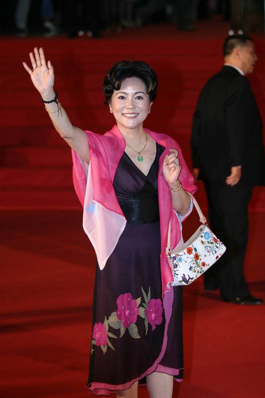 洪学敏,这个名字可能对于很多人来说并不熟悉,但是她在中国的电影史上