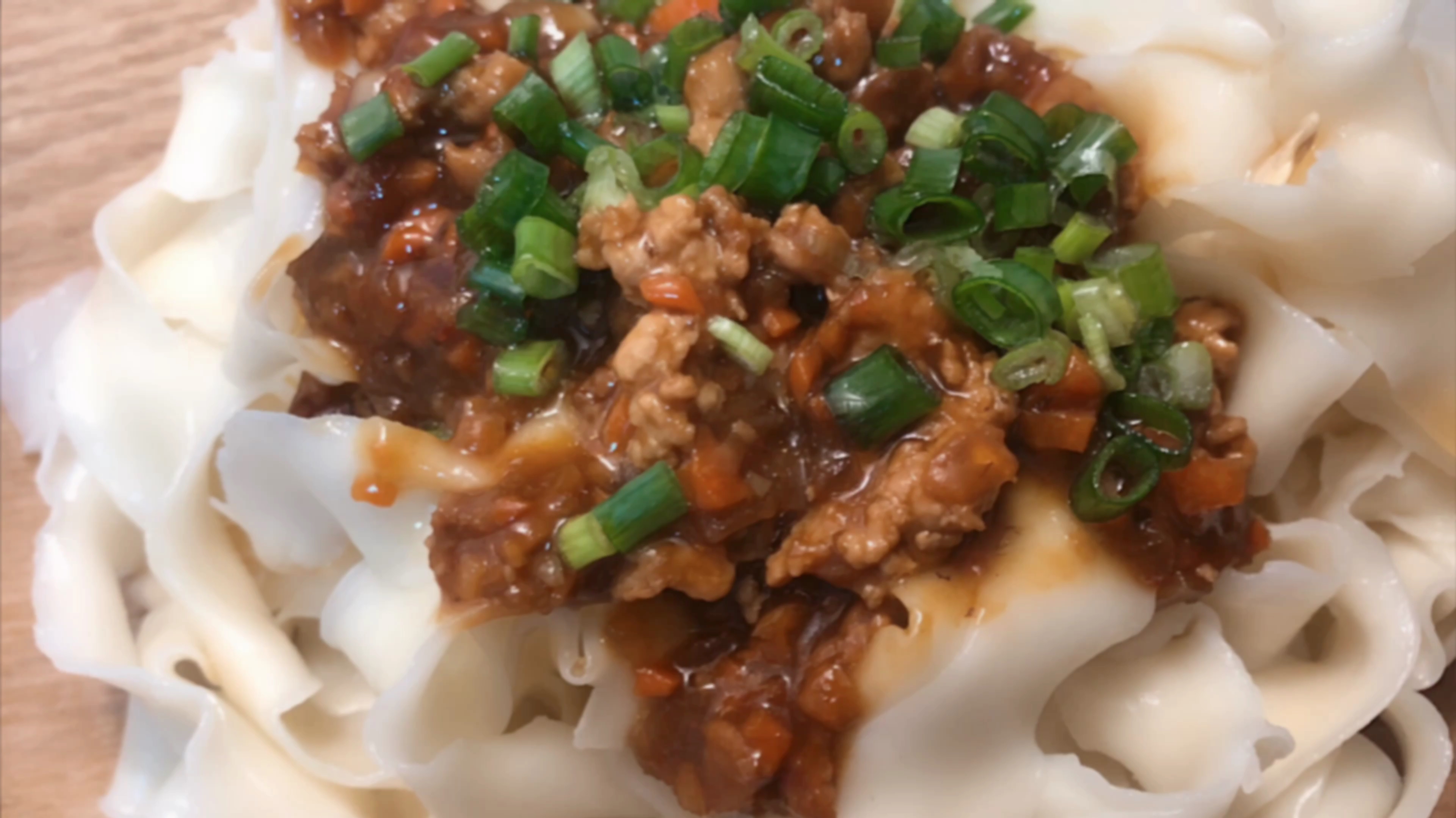 牛肉拌面家常别样做法,简单又美味,平时在家自己做早餐首选