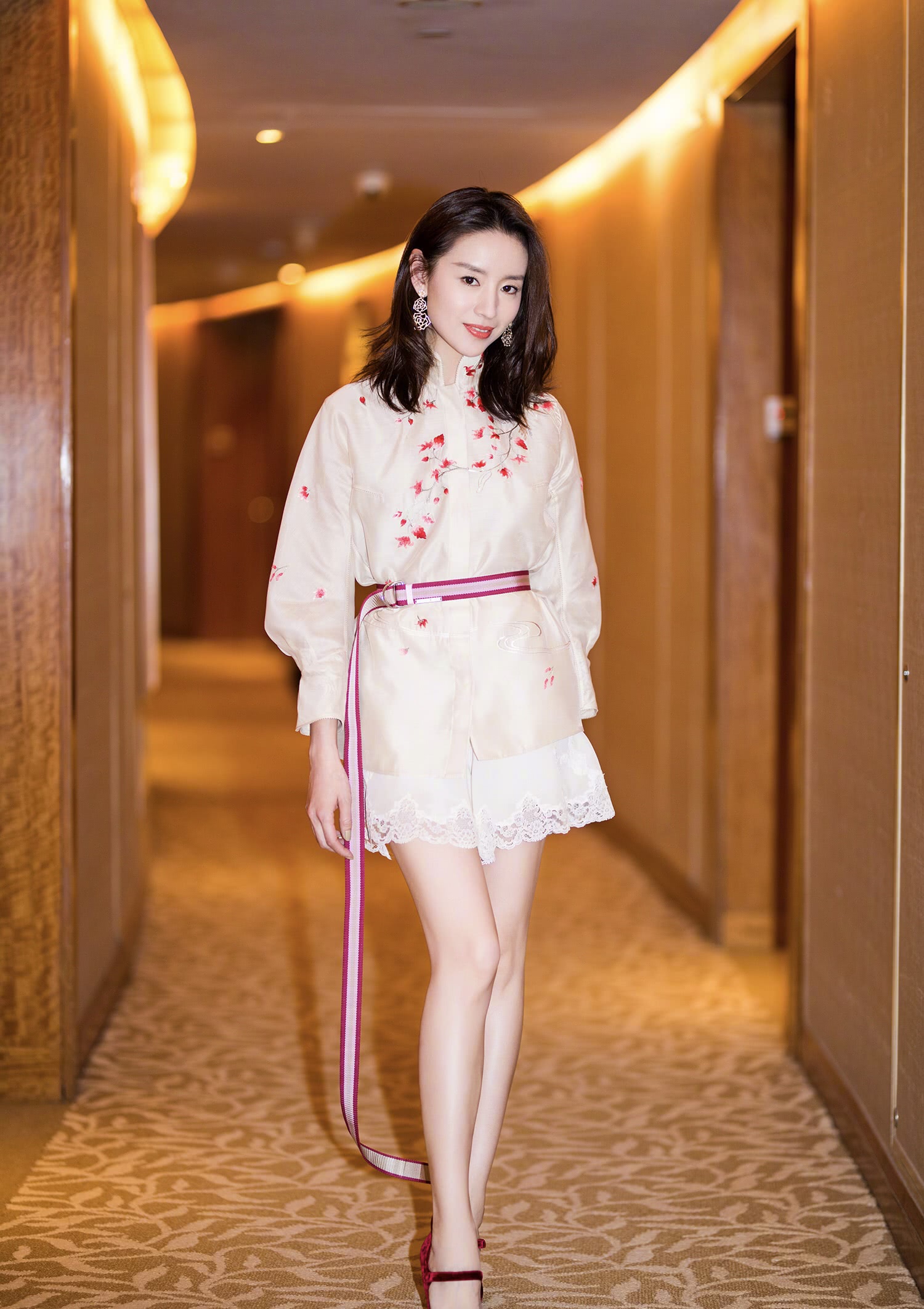 昔日的冷清秋已经不见了,新剧中的董洁看上去太老气了