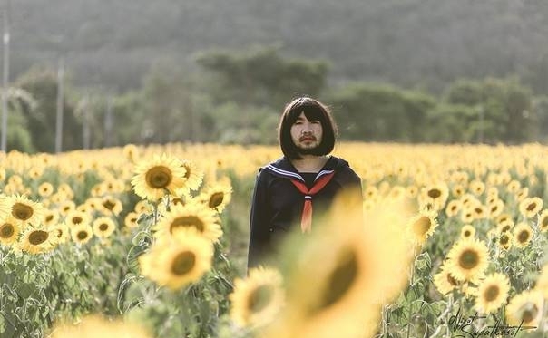 日系大叔唯美水手服写真,带着络腮胡的少女感令人颤抖!