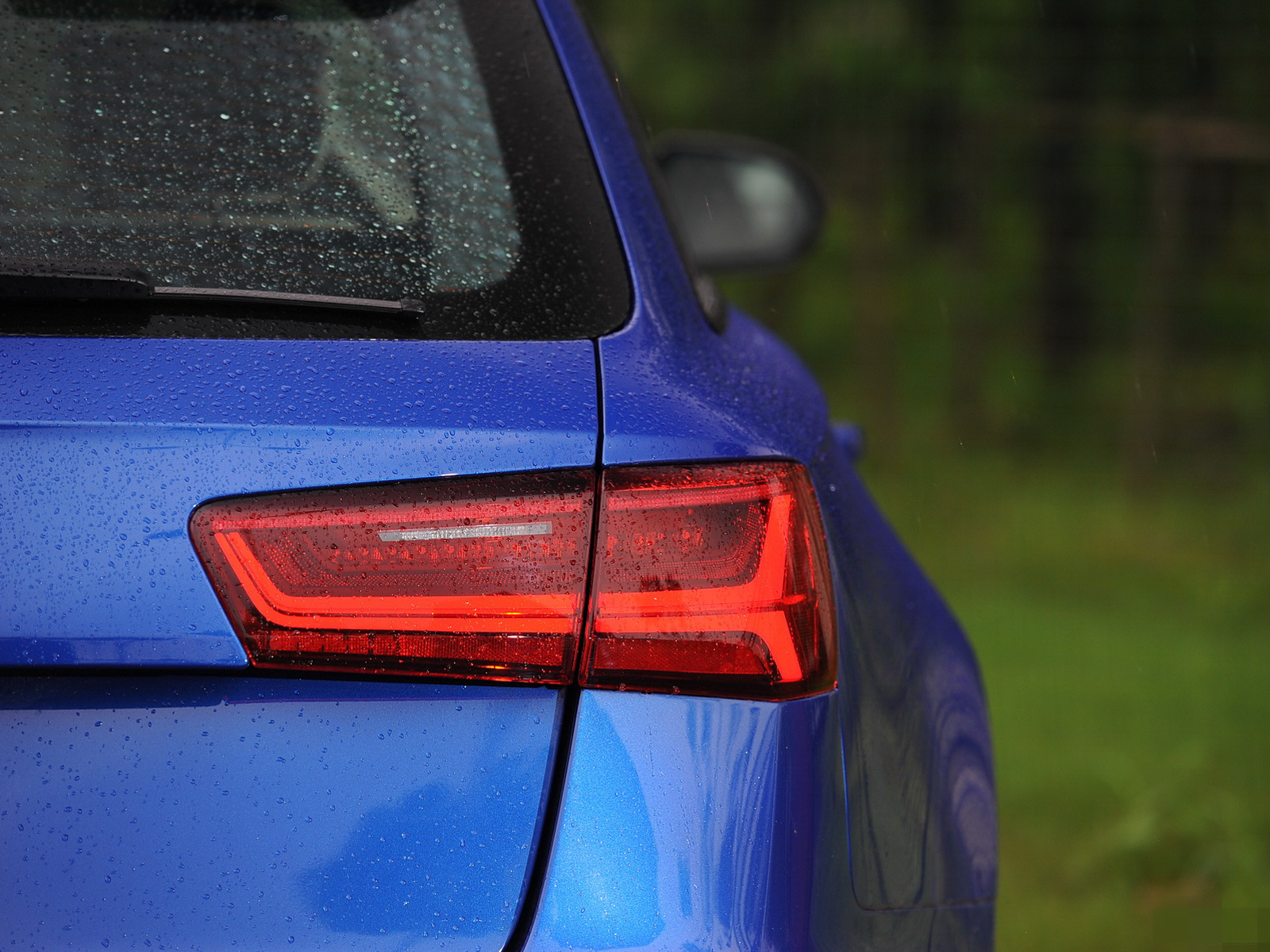 带你了解奥迪rs6的霸气外观