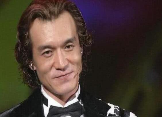 为何李咏离世4天后才公开哈文曾晒李咏生前轮椅照,疑似说明真相