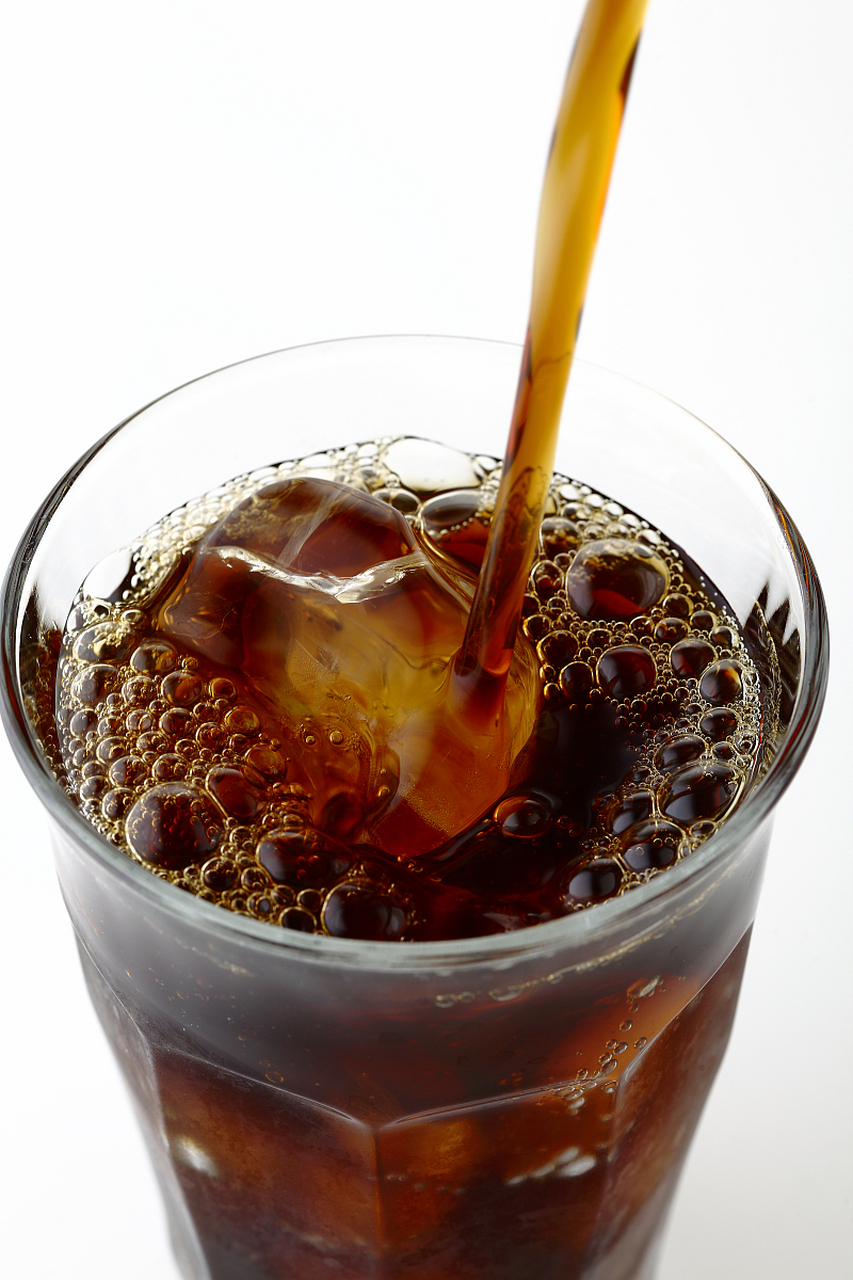 酸梅汤是一道传统的夏季饮品,口感酸甜可口,非常适合在炎热的天气里