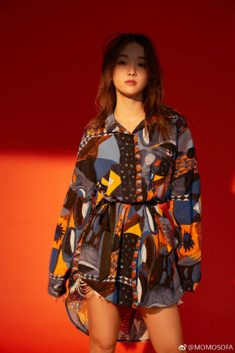 陌陌年度盛典王牌赛落下帷幕,百变的舒舒赢得冠军!