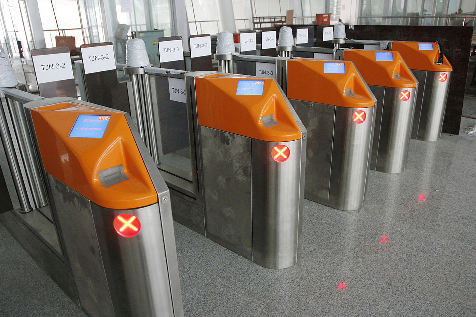 未来,南京摆闸系统有望实现更智能化,个性化的应用,满足不同场所对