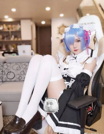 腐团儿旗袍花样后退,网友表示:这有点丑吧!