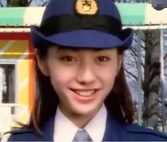 《铁甲小宝》中的警花有多漂亮,小时候只看烂铁打架,却忽略了她