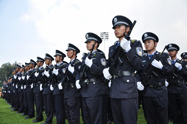 全国公安民警坚决拥护中共中央关于修改宪法部分内容的建议