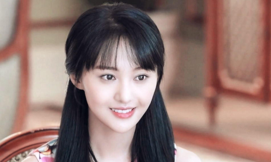 娱乐圈月牙笑最美的女星,郑爽垫底,杨幂第二,第一美出天际!