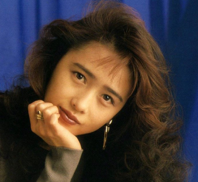 工藤静香早前的照片,没有过分的修图还是好美