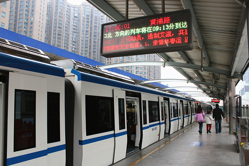 武汉轻轨1号线红安图片
