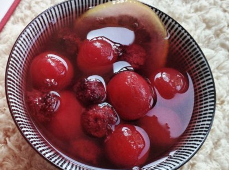 这道美食杨梅渍番茄很适合积食的人食用