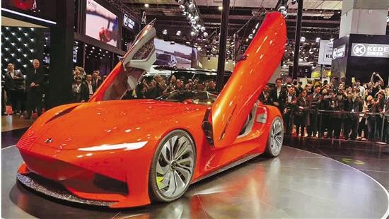 万向电动汽车炫酷登场 旗下karma汽车首度亮相上海车展