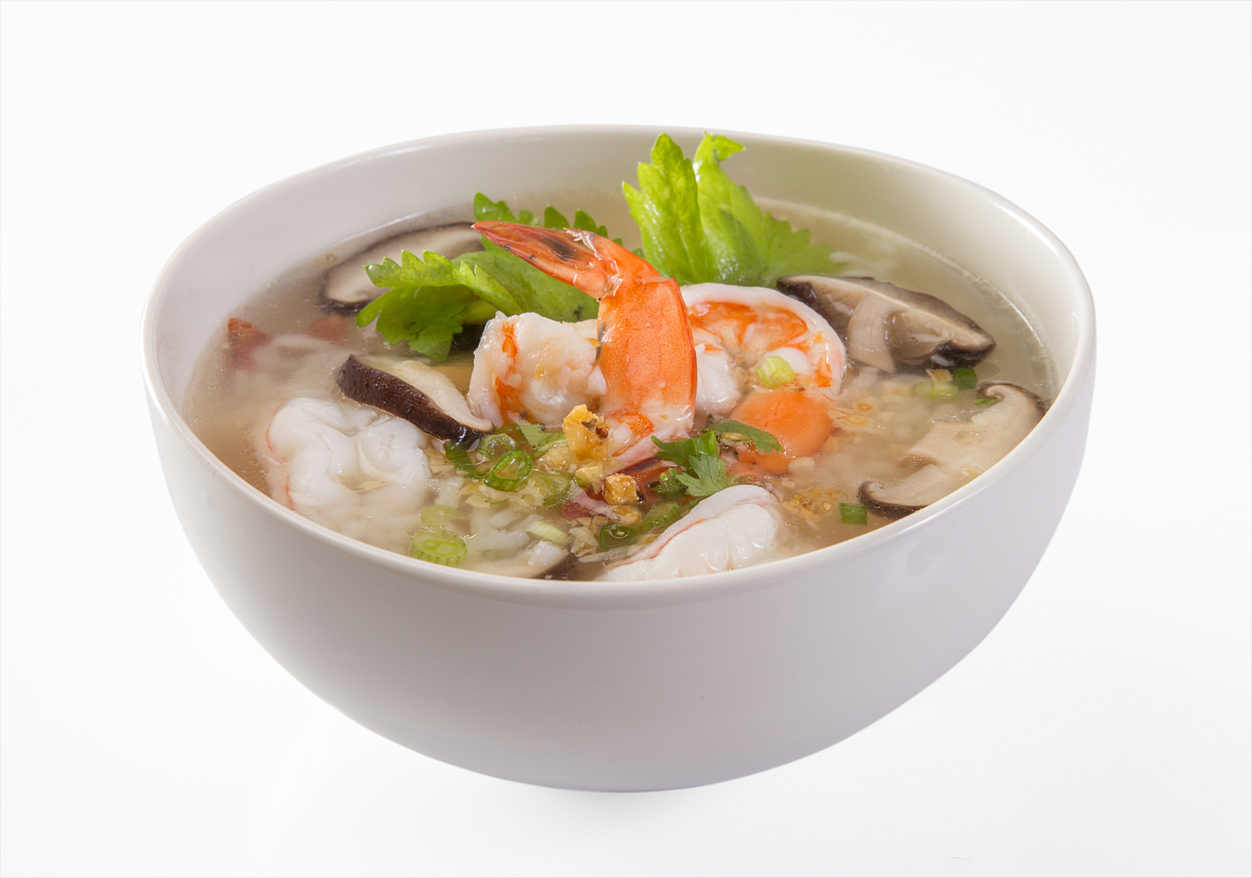 这道三鲜汤绝对是让人回味无穷的美食,鲜美可口,汤汁醇厚,真是太好喝