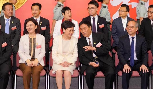 当教育变成洗脑，一位香港妈妈的心声：不想让孩子在香港读书了