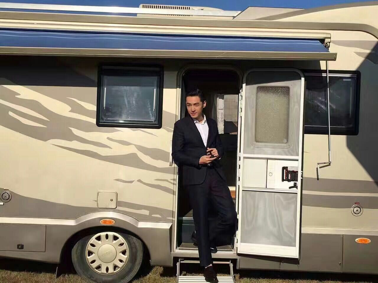 明星与房车,看看你能认出几个?