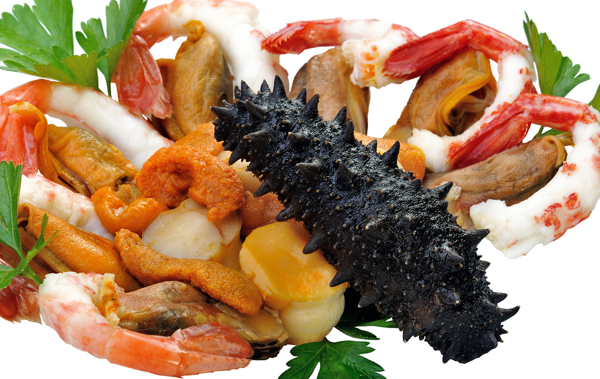 八仙过海是一道中国传统名菜,通过精细制作方法,使用海参,鱿鱼,虾仁