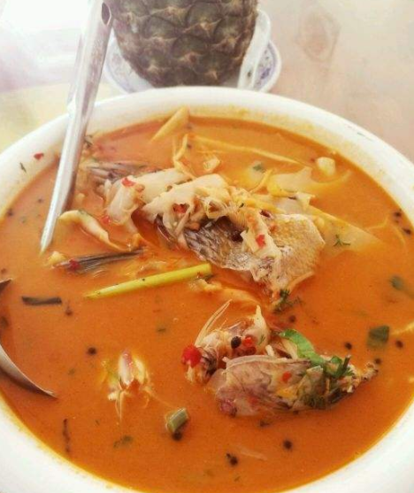 《傣族美食屋》:傣族酸笋煮鱼汤,正宗傣族酸笋是美味的关键