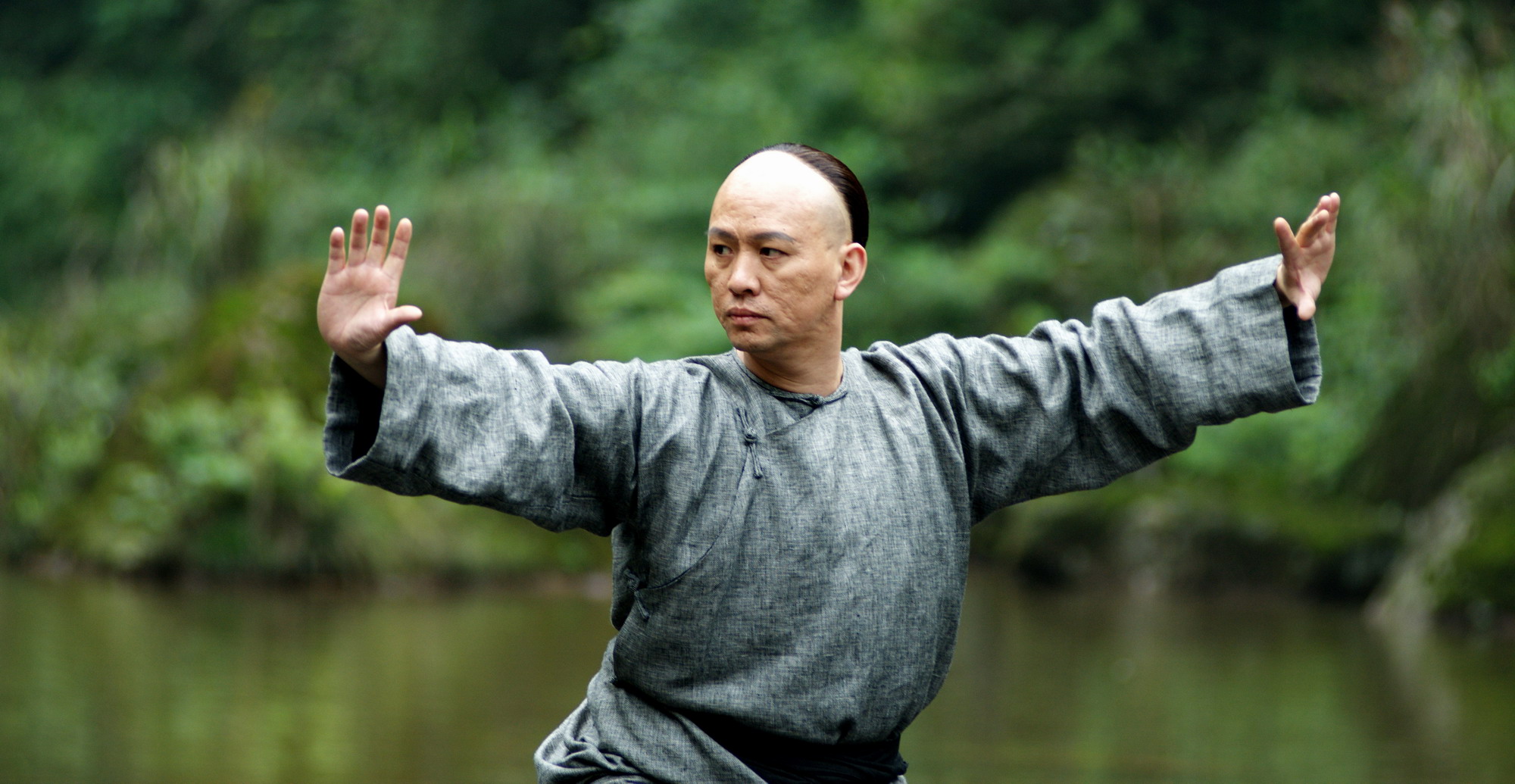 《武当武功》八卦掌歌诀:力足发自筋与骨,骨中出硬筋须随