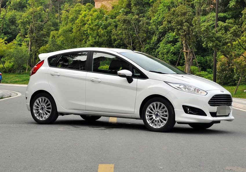 嘉年华两厢 1.5l 自动劲动型给人满满的安全感