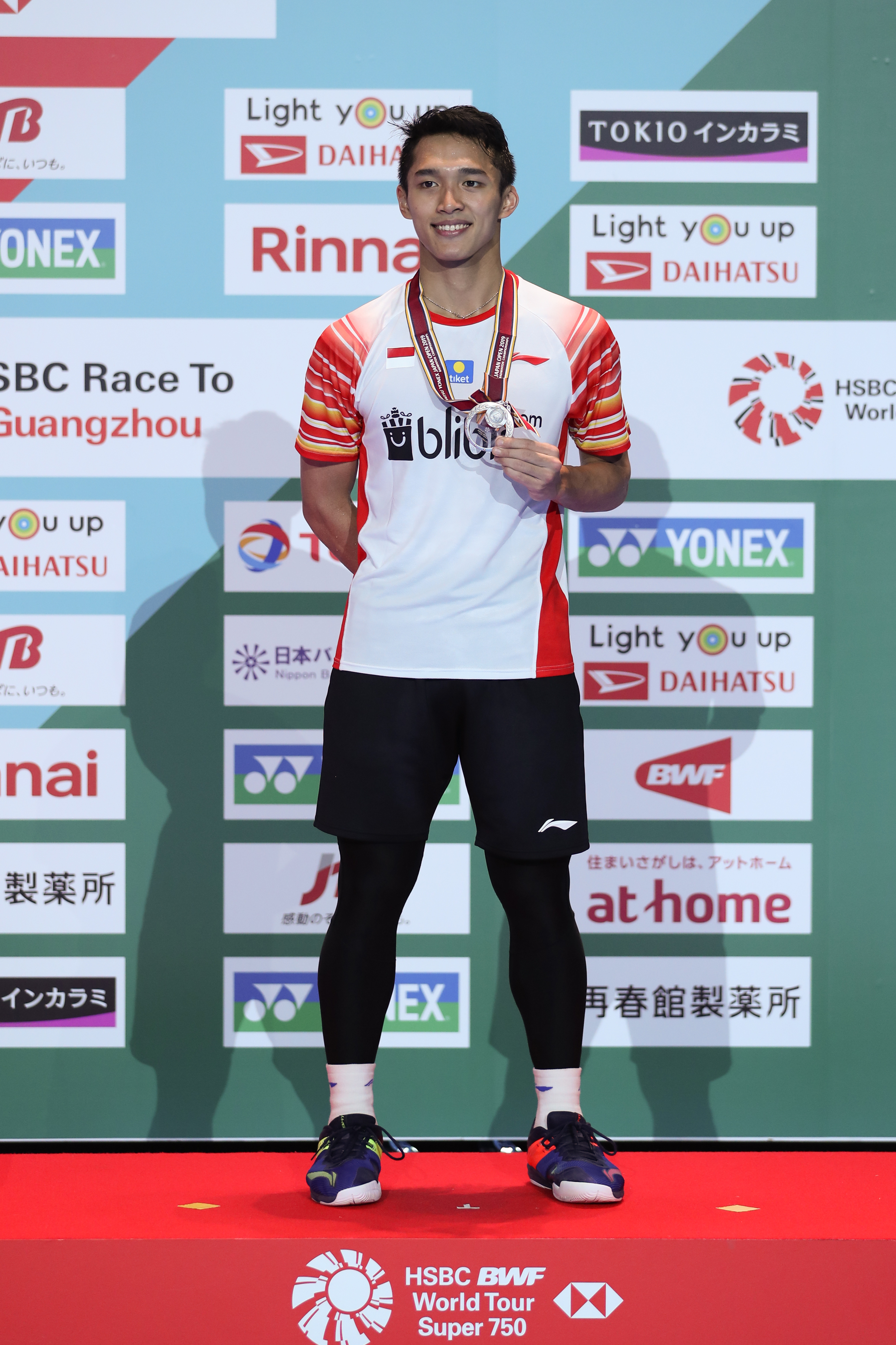 羽毛球——日本公开赛:桃田贤斗获男单冠军