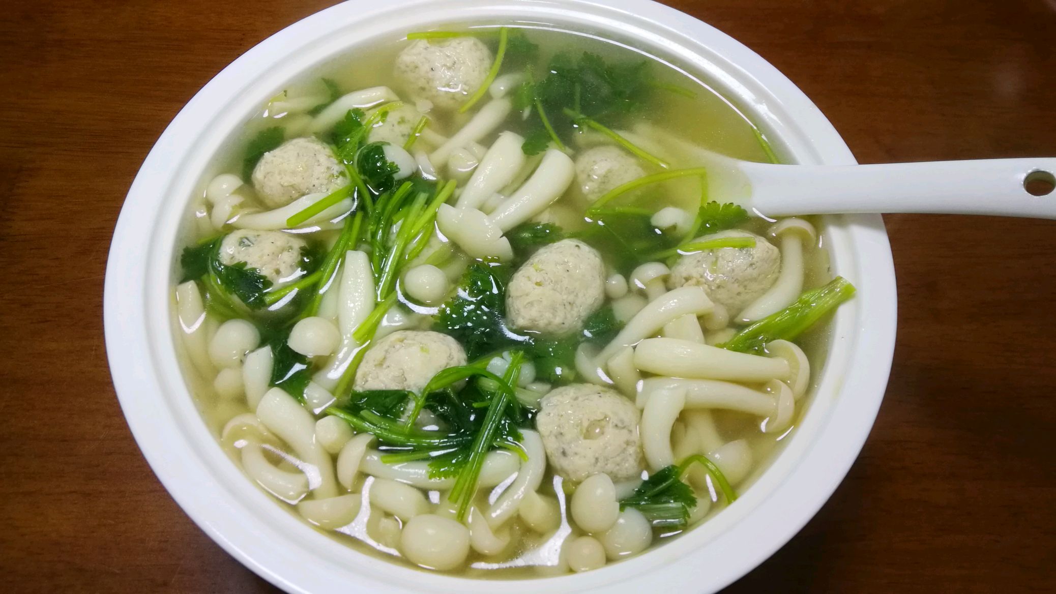 孩子最爱喝的白玉菇肉丸汤,营养丰富健体补脑,我家隔天就做一次