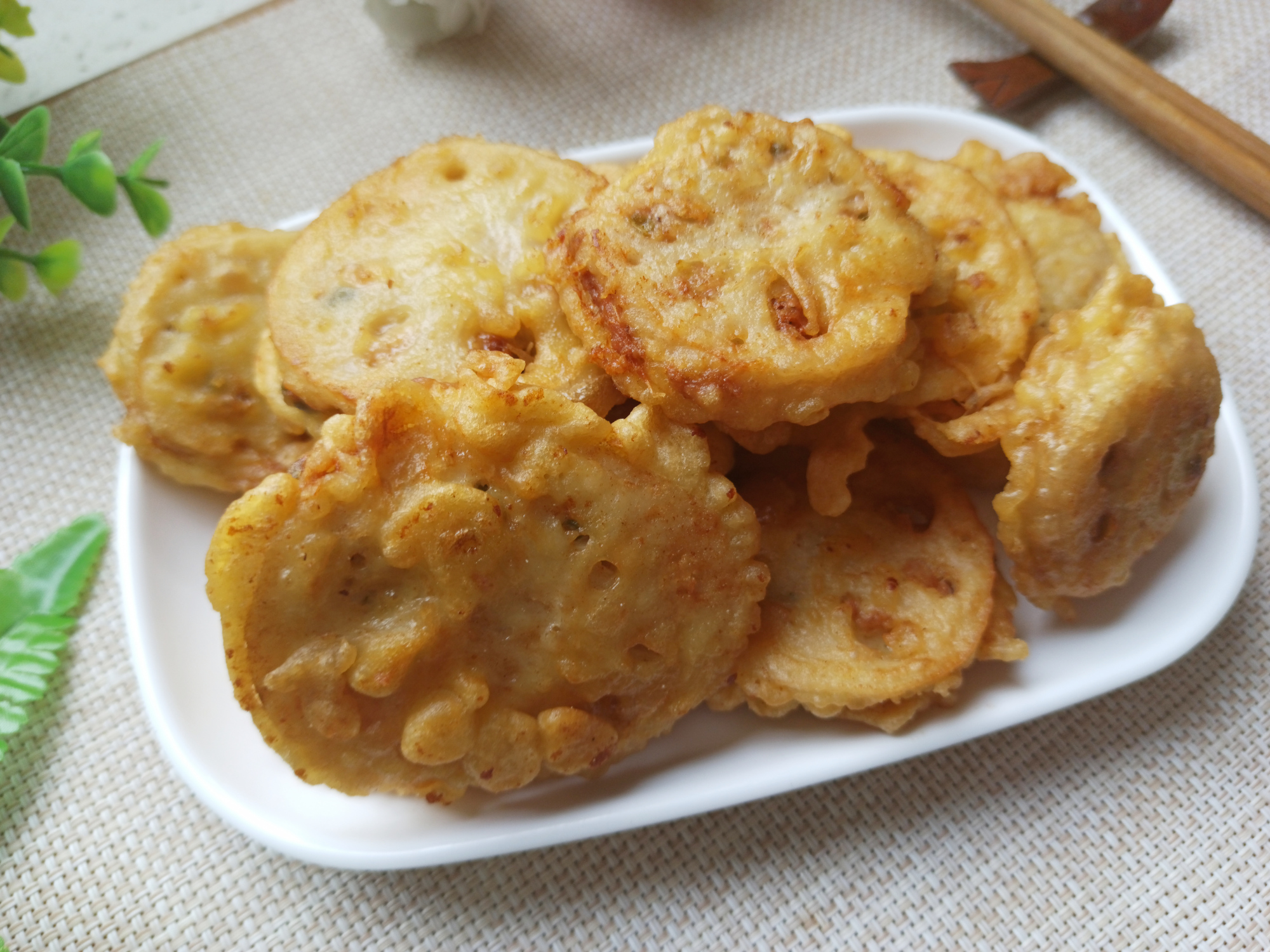 这才是炸藕盒的传统做法,记住小技巧,出锅又香又脆,好吃不油腻