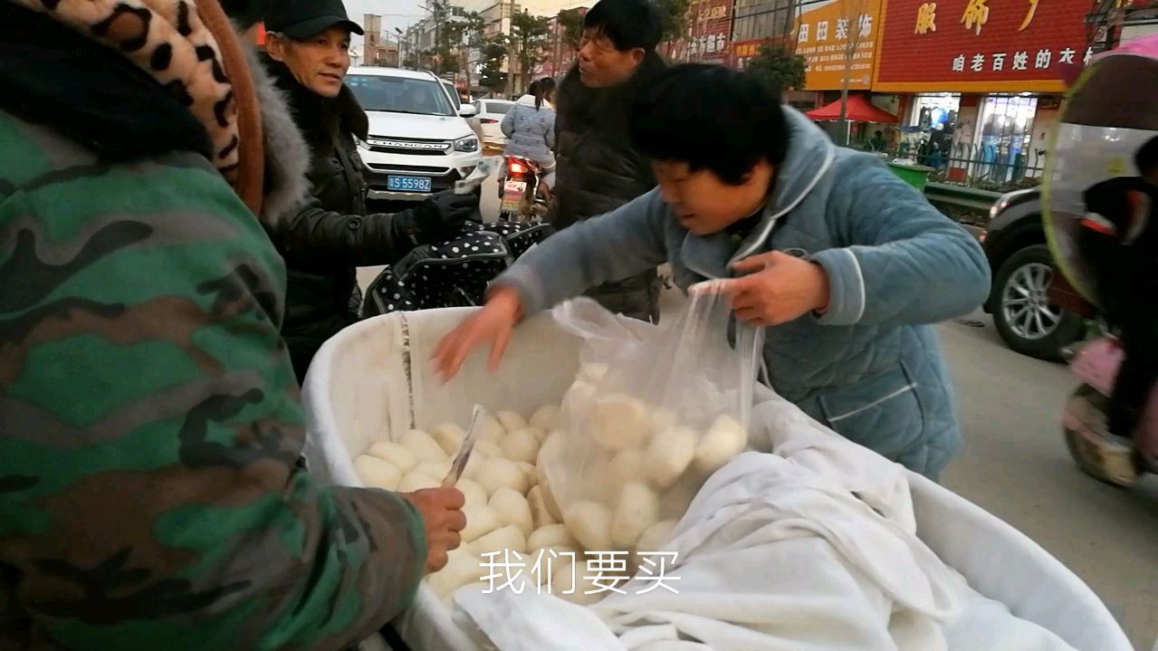 五块钱能买多少大馍,小敏带你体验北方农村的物价水平,太便宜了