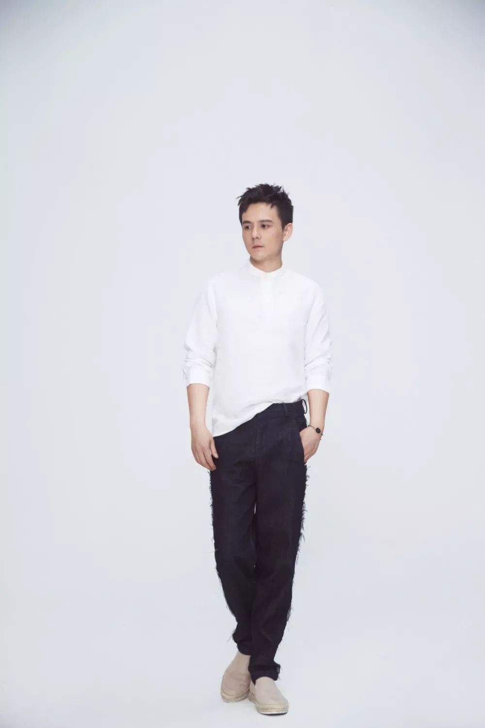 唐人星画 | 屠楠生日曝光时尚写真 眼眸深邃尽显轻熟魅力