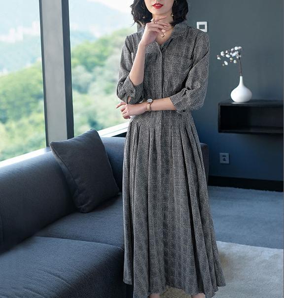 7080后的女人多穿这样的裙子,舒适又保暖,女神范满满