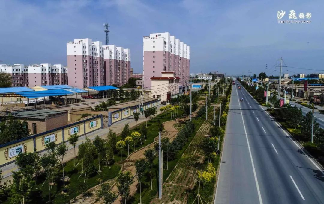 三句半:游客看民勤县城