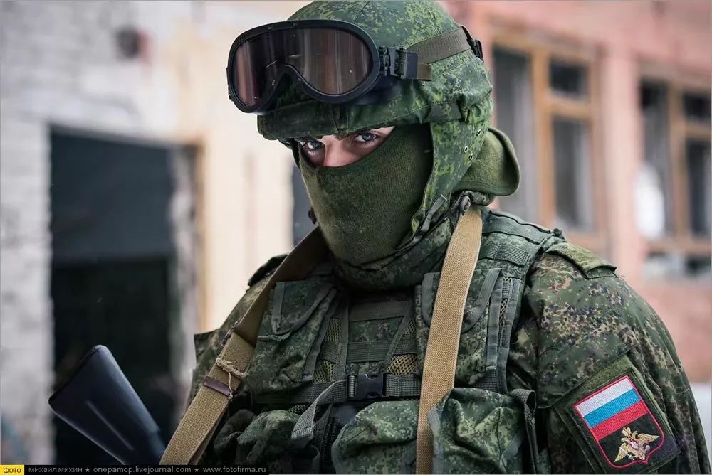 俄军战斗工兵如何砸开敌方防线?全身重甲火力超强