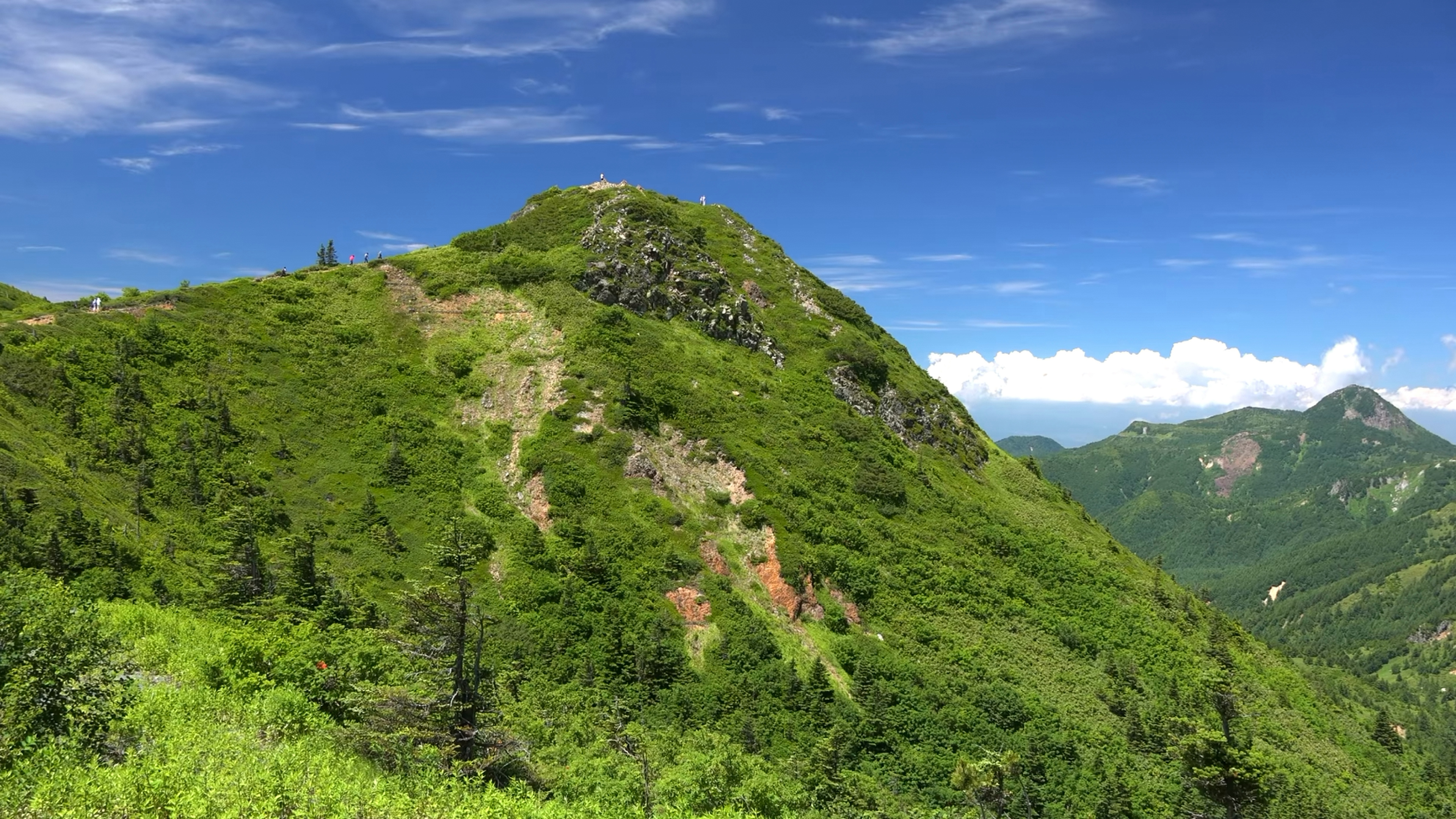 美丽山峰图片