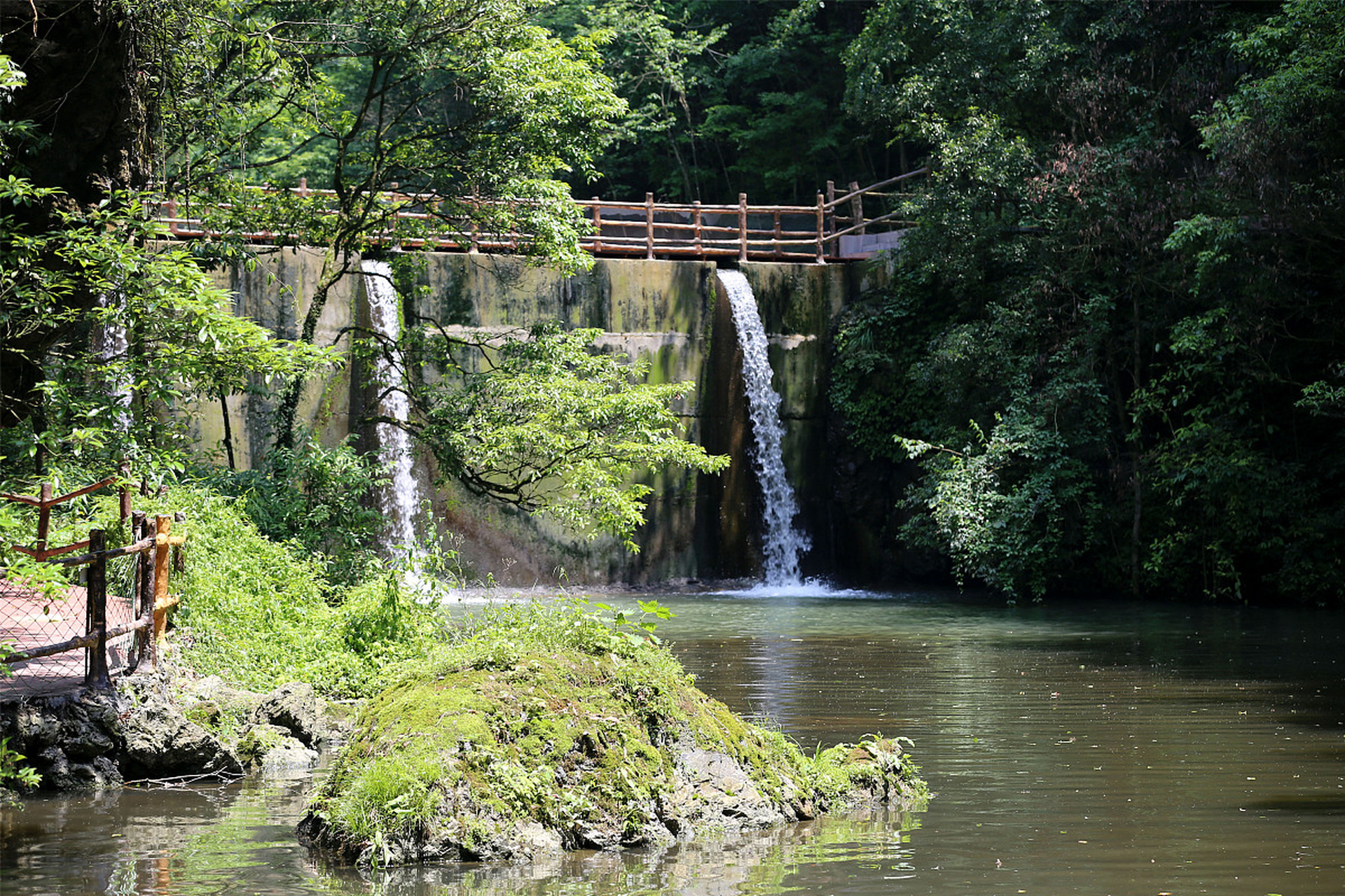 上周末,我终于有机会去了南昌的神龙潭,简直是人间仙境啊!